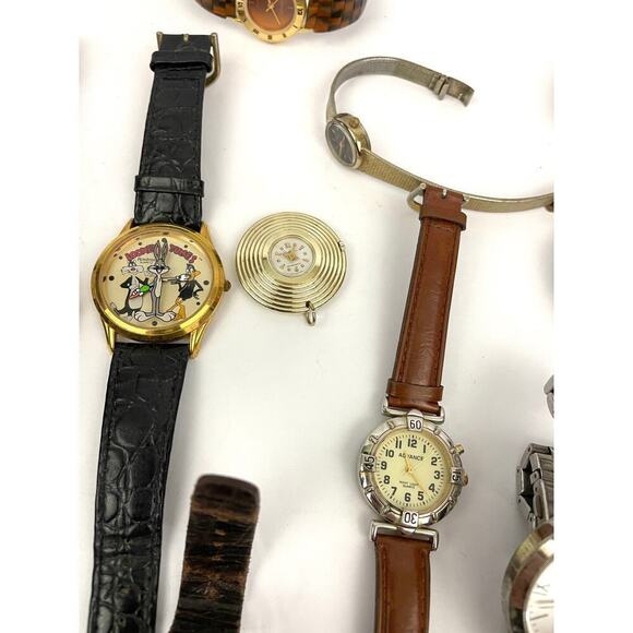 Lot Of 24 Vintage Assorted Watches For Repair Need New Batteries Untested Modern - Picture 12 of 13